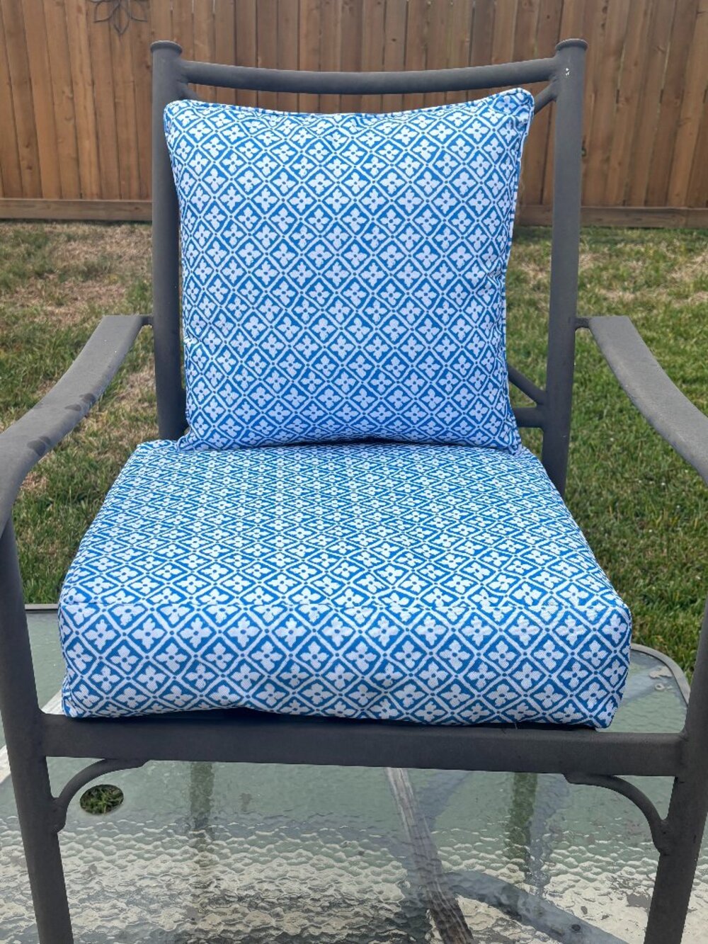 ENVOGUE international patio chair cushion blue white geometric print set of 2